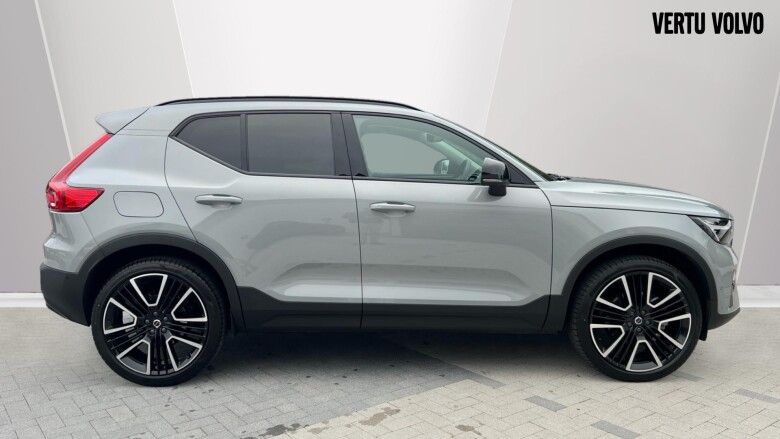 Volvo XC40 2.0 B3P Ultra Dark 5dr Auto Petrol Estate